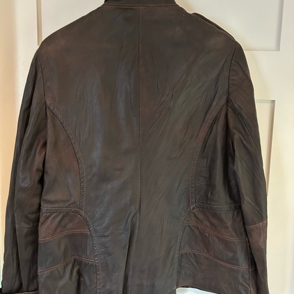 Brown leather jacket - Picture 3 of 4